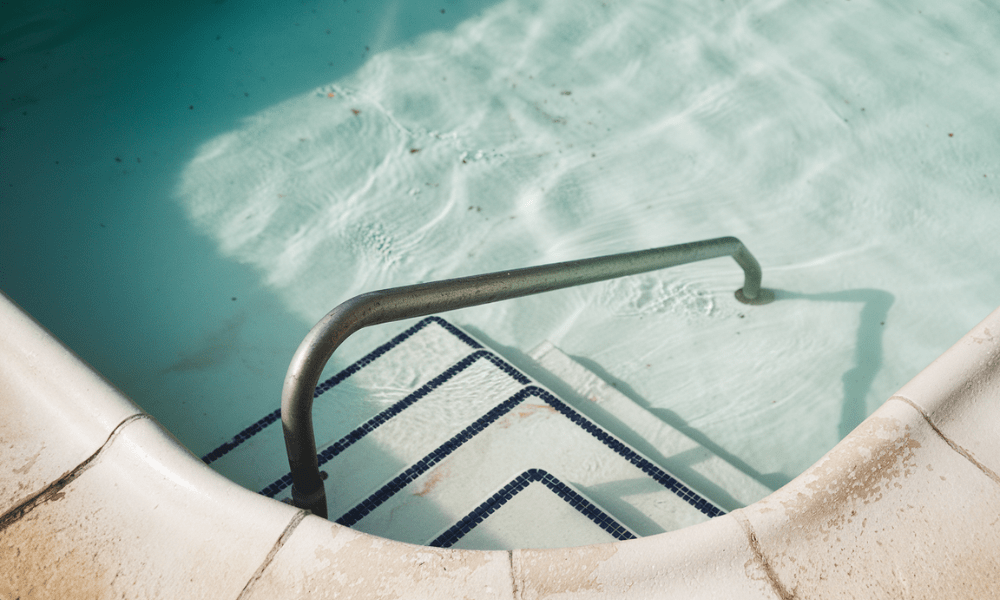 porque se pone turbia el agua de la piscina
